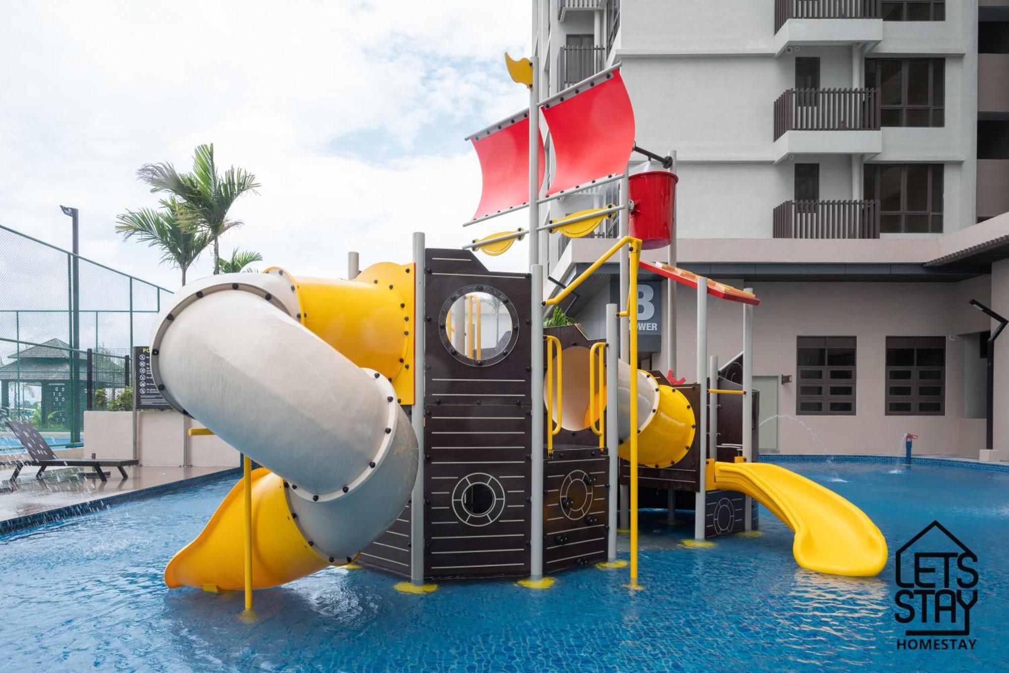 Luxury Couple Suites L Free Netflix L Massage Chair L Bathtub L Wifi 200Mbps L Town Area Bali Residence Malacca Bagian luar foto